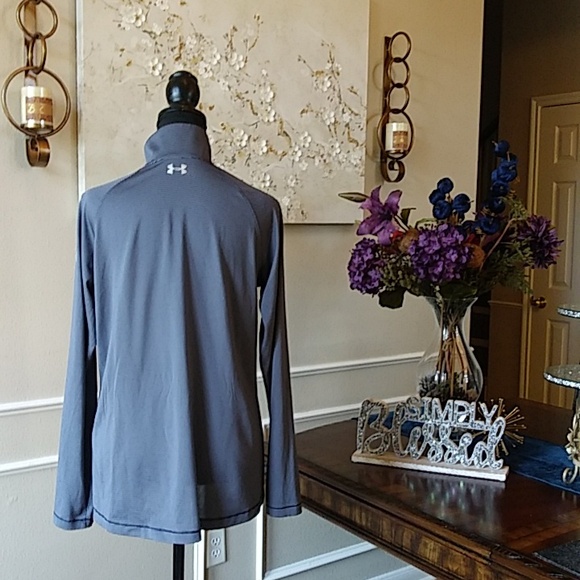 Under Armour Blue Stripes Pullover Long Sleeves Workout Top. Size M - Picture 6 of 17